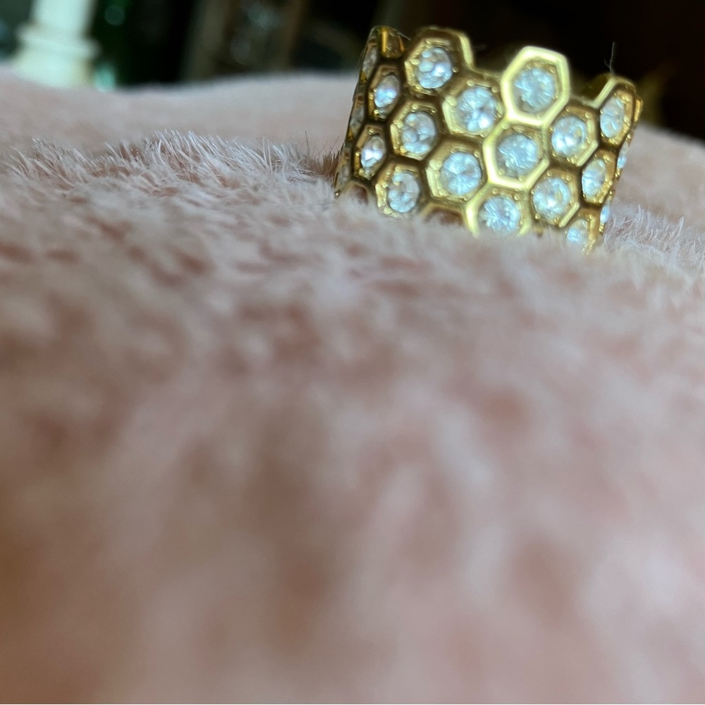 Beautiful Statement Ring Size 9. 1/2 wideTried on never worn.